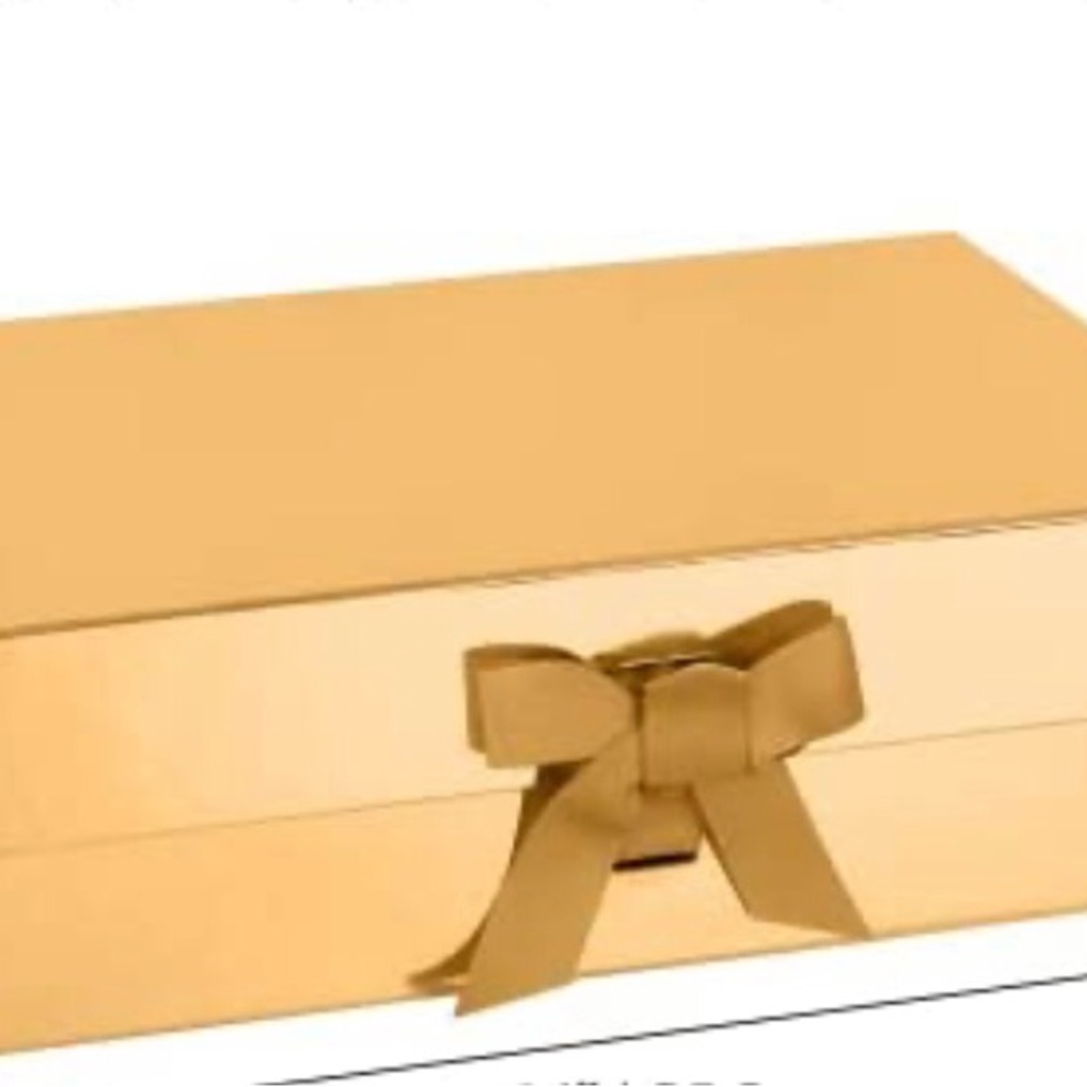 NEW Large Heirloom Gift Box - Magnetic/Ribbon Closure